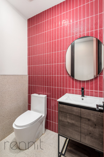 127 Thames Street, Apt 1R Image 12