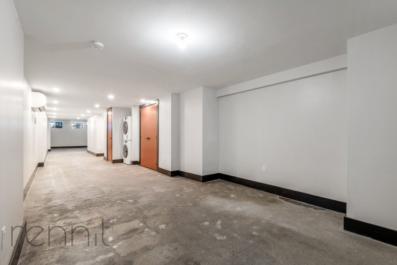 127 Thames Street, Apt 1R Image 13