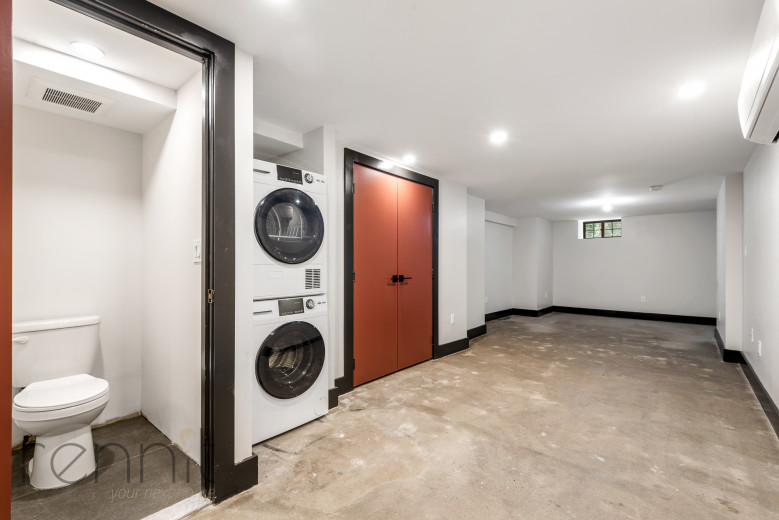 127 Thames Street, Apt 1R Image 14