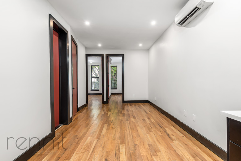 127 Thames Street, Apt 1R Image 3