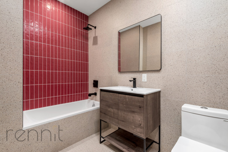 127 Thames Street, Apt 1R Image 7