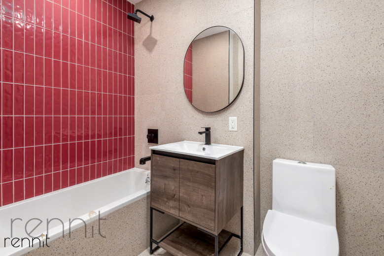 127 Thames Street, Apt 1L Image 6