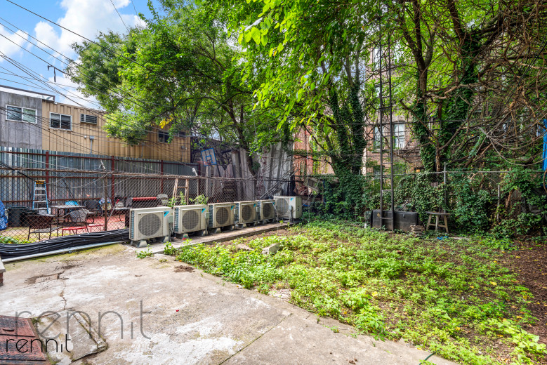 127 Thames Street, Apt 1L Image 8