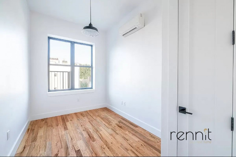 702 Evergreen Ave, Apt 3R Image 2