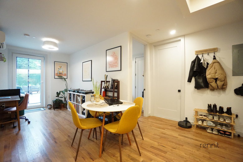 774 Lexington Ave, Apt 1B Image 2