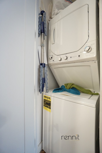 774 Lexington Ave, Apt 1B Image 11