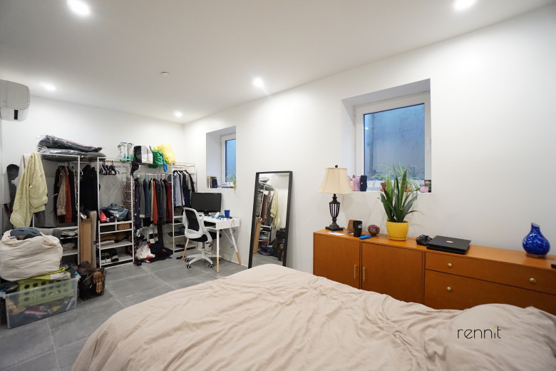 774 Lexington Ave, Apt 1B Image 16