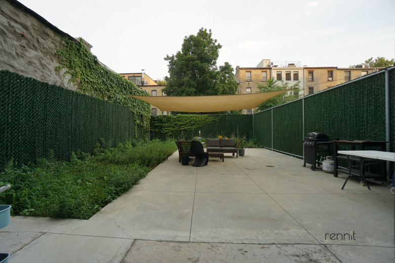 774 Lexington Ave, Apt 1B Image 4