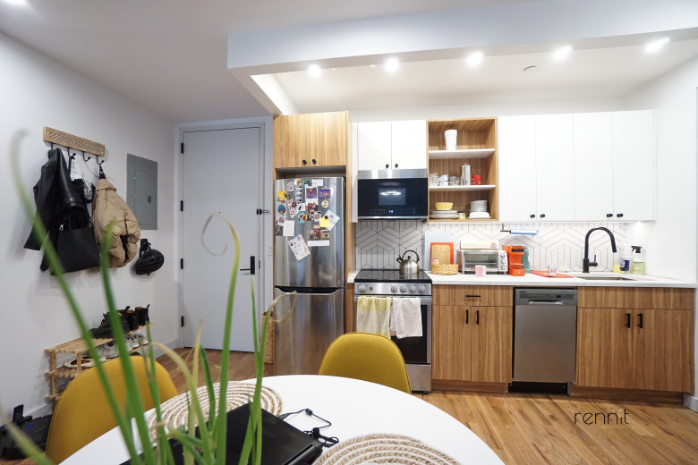 774 Lexington Ave, Apt 1B Image 6