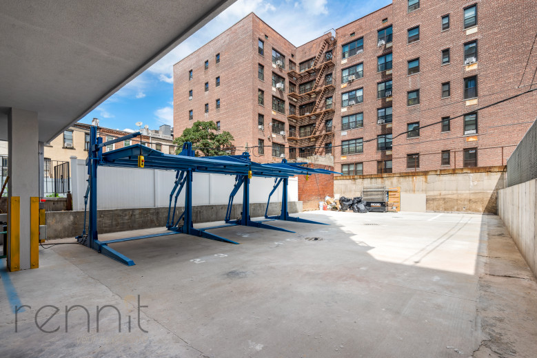 35 Kingston Ave, Apt 302 Image 15