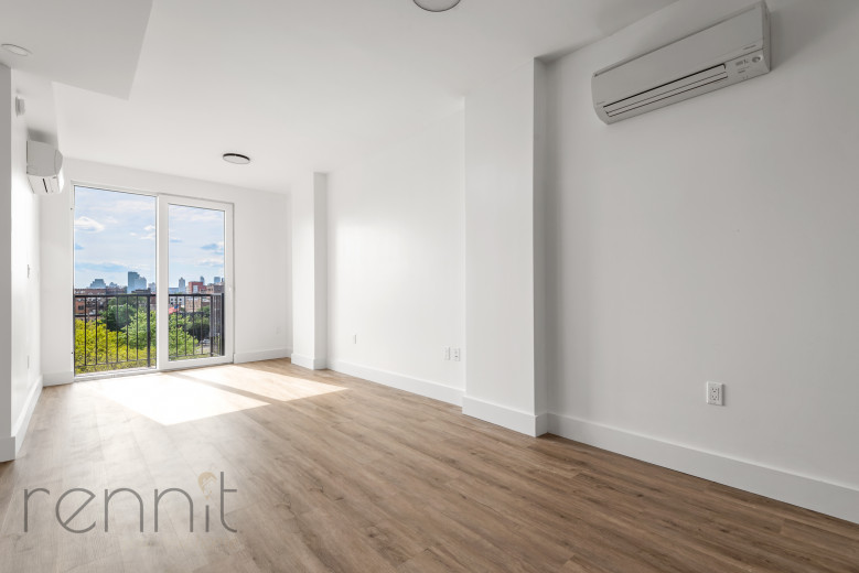 35 Kingston Ave, Apt 302 Image 4