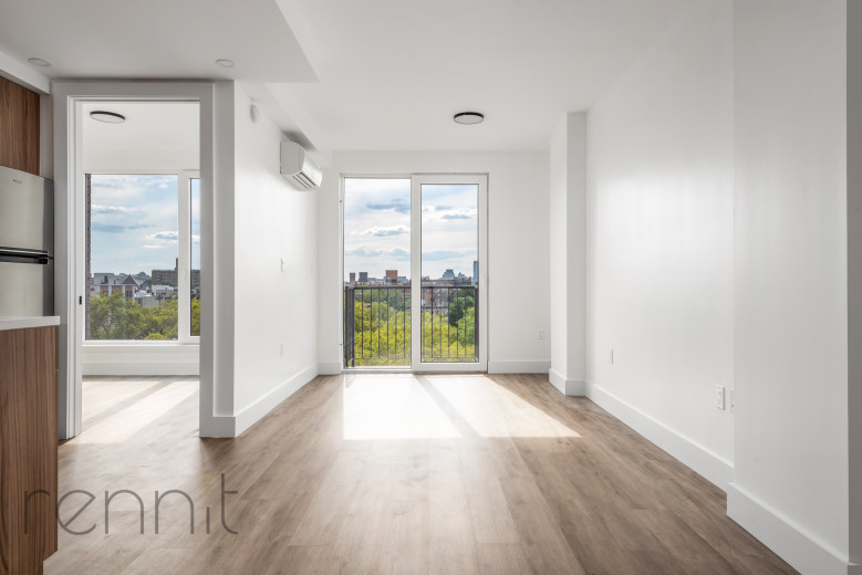 35 Kingston Ave, Apt 302 Image 9