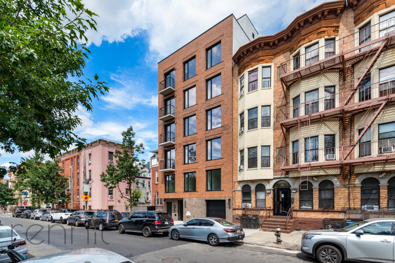 35 Kingston Ave, Apt 401 Image 15