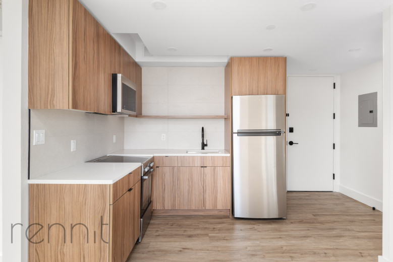35 Kingston Ave, Apt 401 Image 3