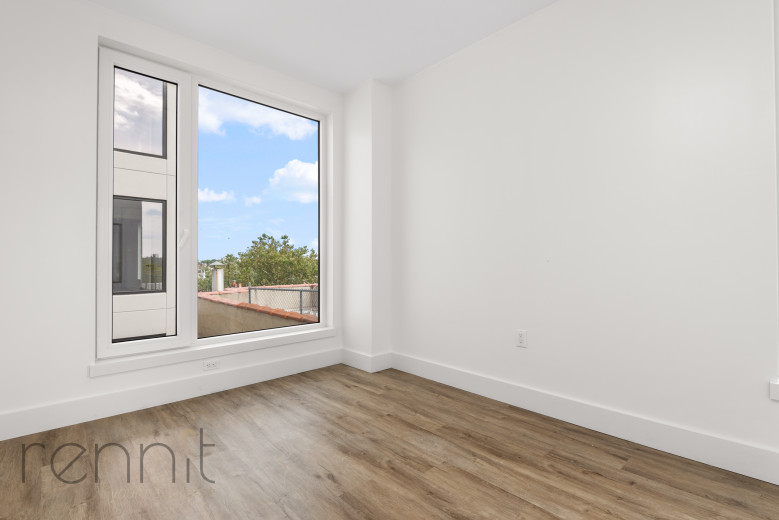 35 Kingston Ave, Apt 401 Image 4
