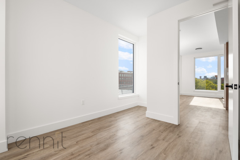 35 Kingston Ave, Apt 401 Image 5