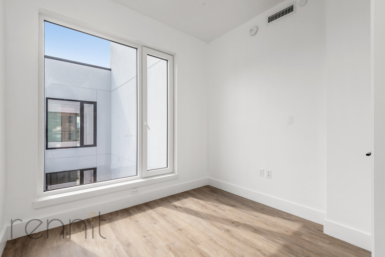 35 Kingston Ave, Apt 204 Image 8