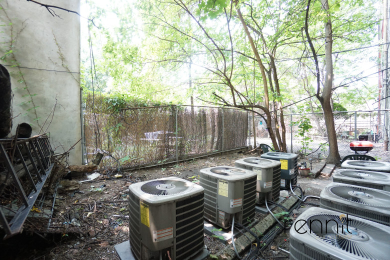 98 Ralph Ave, Apt 1L Image 1