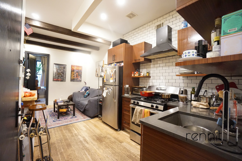 852 Hart St, Apt 3R Image 1