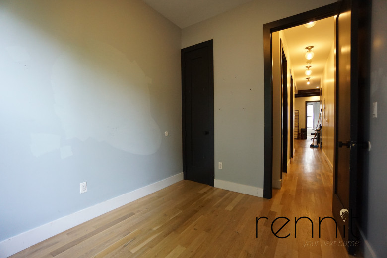 852 Hart St, Apt 3R Image 7