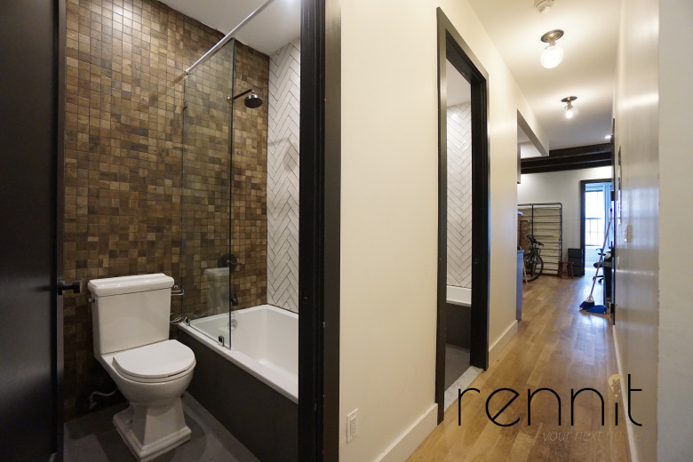852 Hart St, Apt 3R Image 3