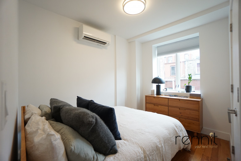 795 Franklin Ave, Apt 2B Image 11