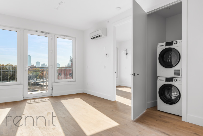 58 Vanderbilt Ave, Apt 3D Image 4