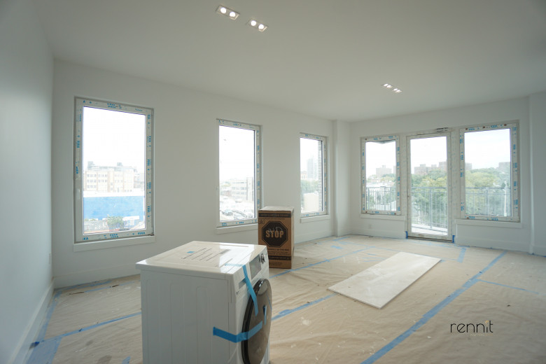 58 Vanderbilt Ave, Apt 8L Image 4