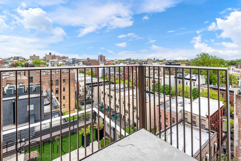 633 Marcy Ave, Apt 702 Image 2
