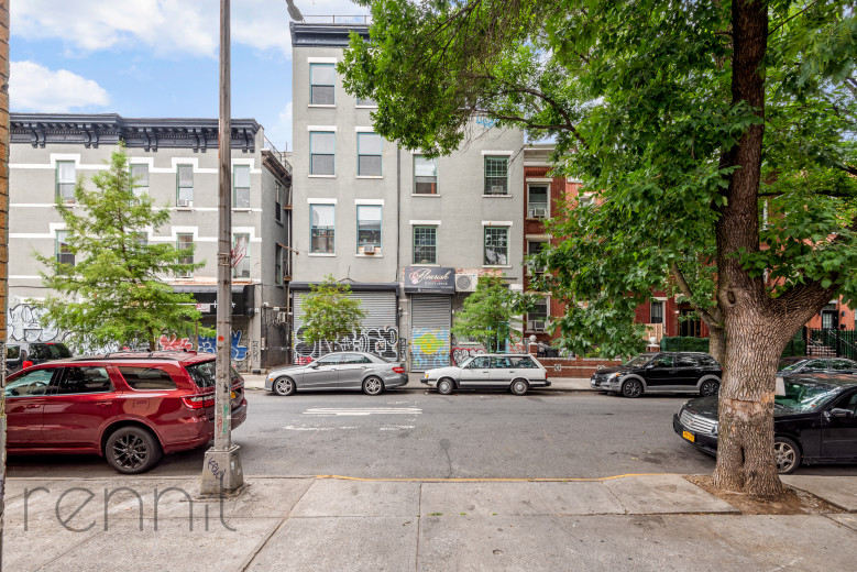 1093 Putnam Ave, Apt Commercial Image 18