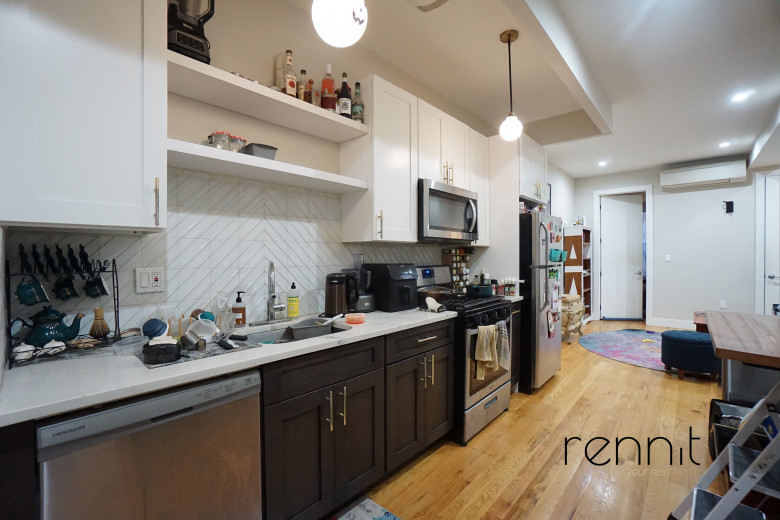 26 Irving Ave, Apt 1R Image 2