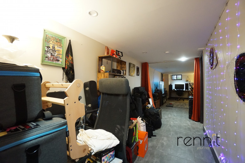 26 Irving Ave, Apt 1R Image 11