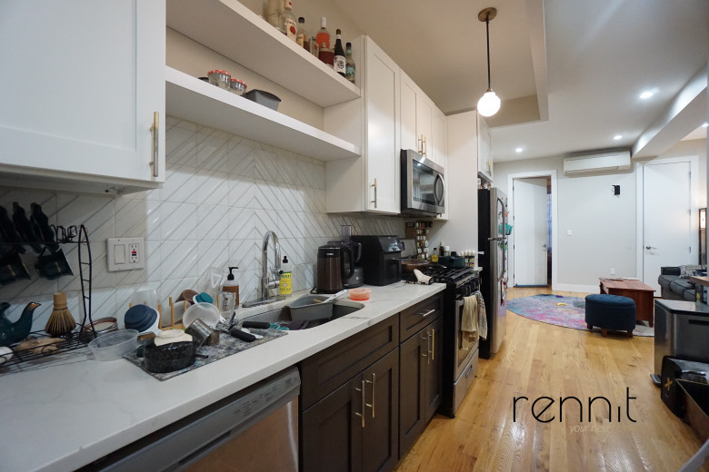26 Irving Ave, Apt 1R Image 17