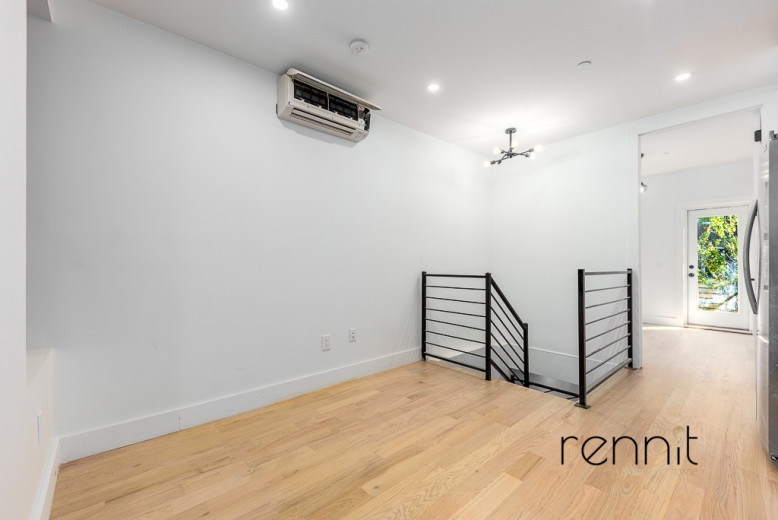 1708 Gates Ave, Apt 1B Image 3