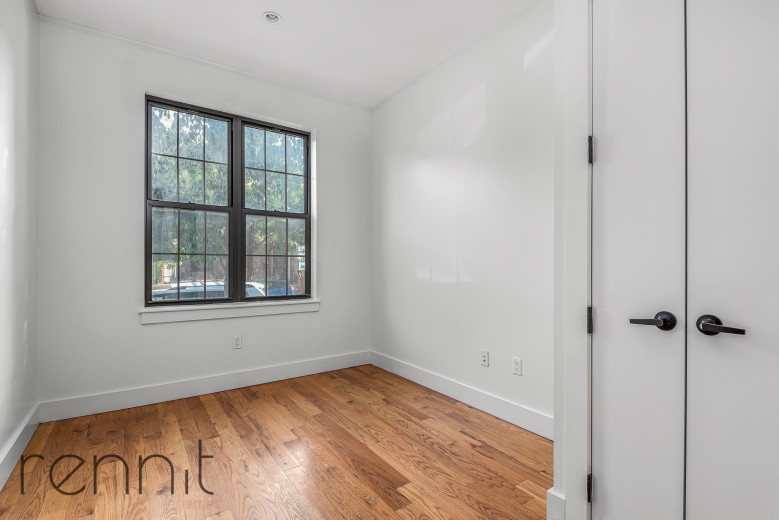 259 Boerum St, Apt 1 Image 4