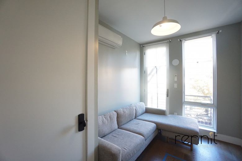 816 St Johns Pl, Apt 3F Image 4